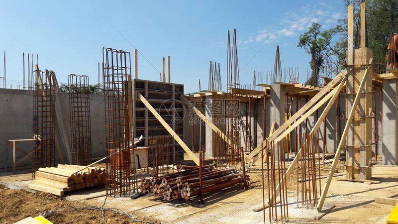 地基基础材料选择：关键在于结构安全与经济性平衡**